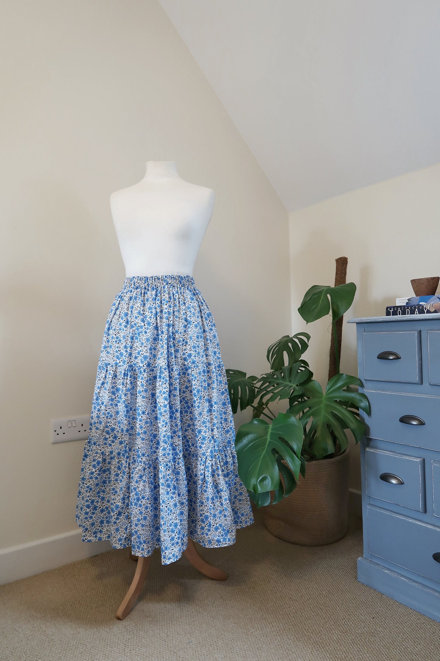 Ruffled Skirt in Blue Daisies